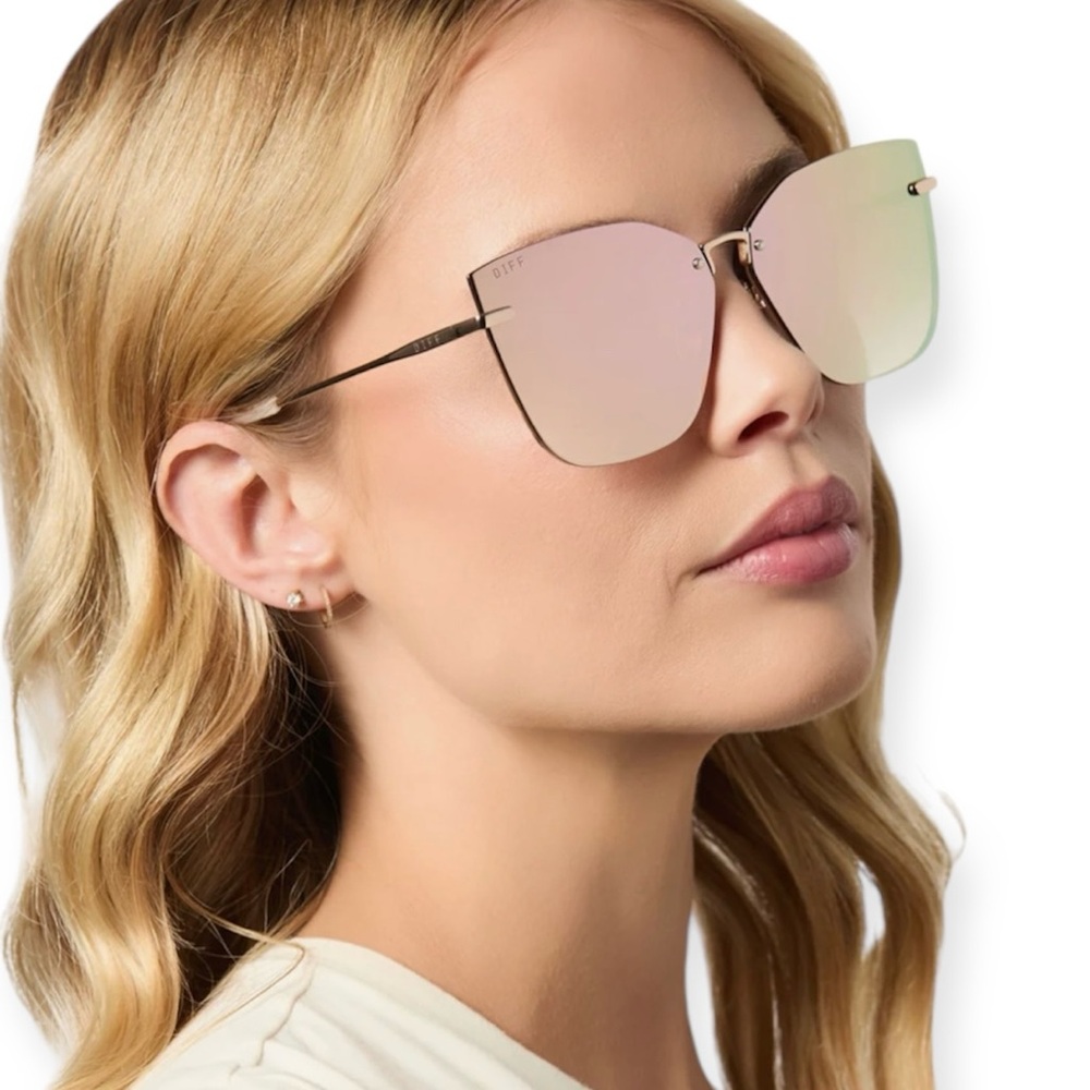 DIFF Mindy Sunglasses Stage Lights Gold Frame Iridescent Mirror Lens NWT